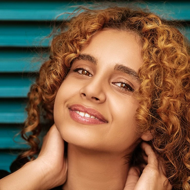 Les bienfaits du henné neutre pour les cheveux fins