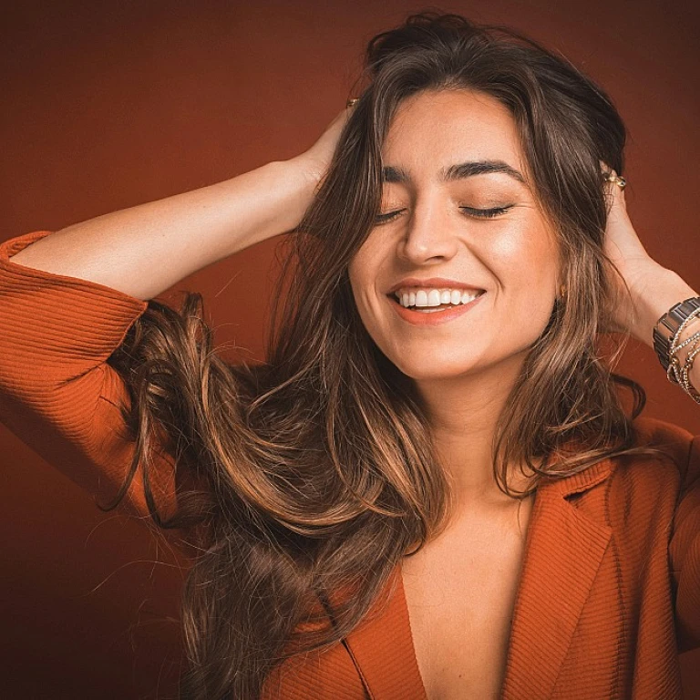 Les secrets du henné blond pour des cheveux éclatants