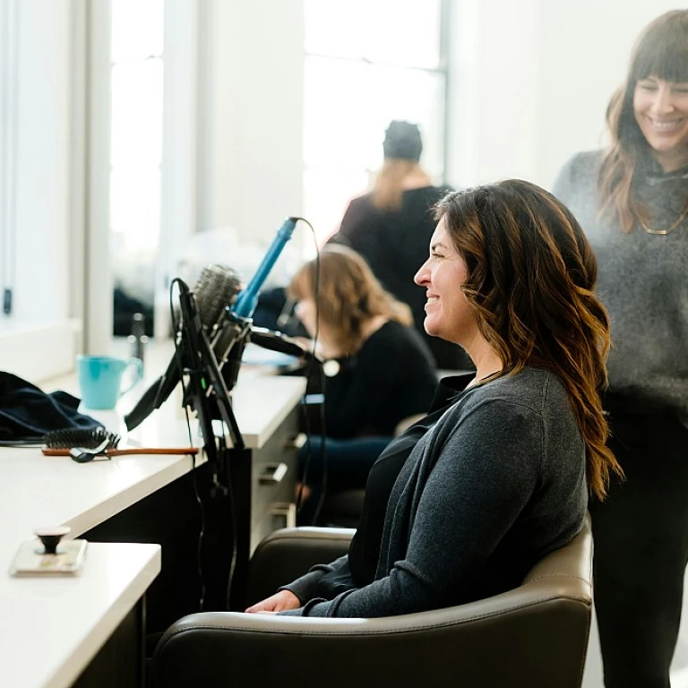 Tout savoir sur la cire pour cheveux : une alternative colorante innovante