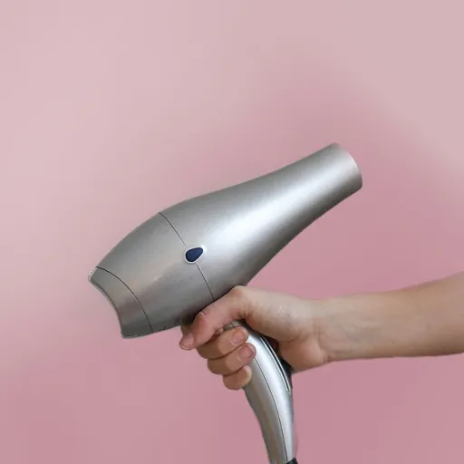Poudre indienne pour les cheveux : rituels ayurvédiques et soins capillaires d’exception