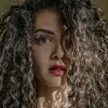 Huile de serpent pour les cheveux colorés : un soin ciblé pour limiter les dégâts